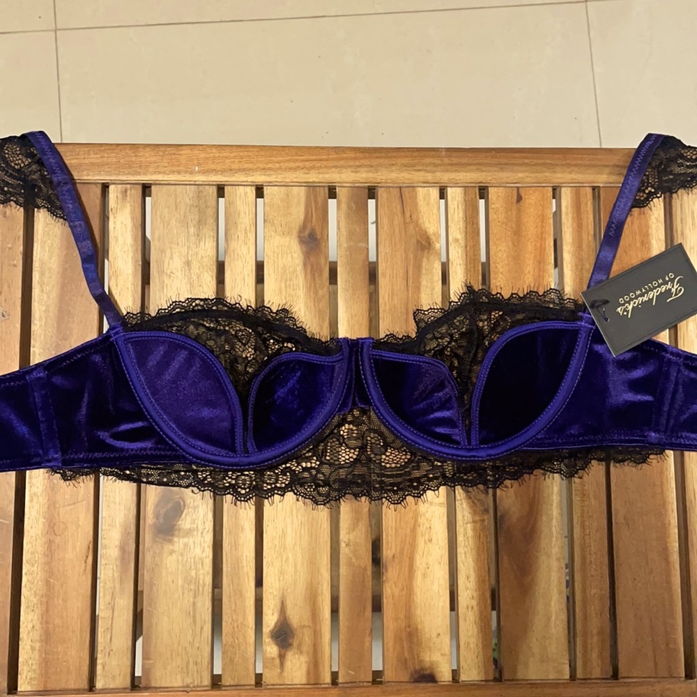 Frederick’s of Hollywood dark purple velvet lace bra NWT - Small -new with tags